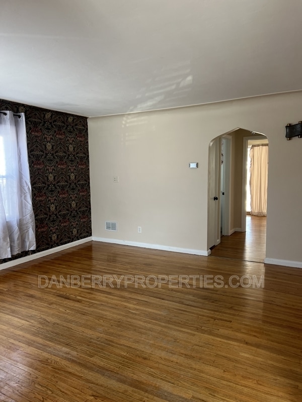 Building Photo - 2222 Rood St