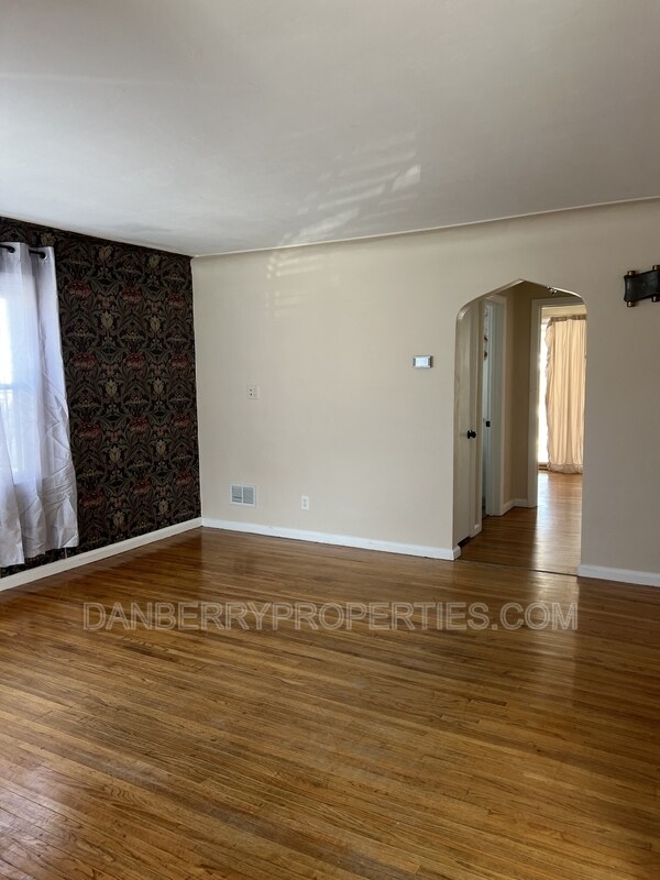 Foto del edificio - 2222 Rood St