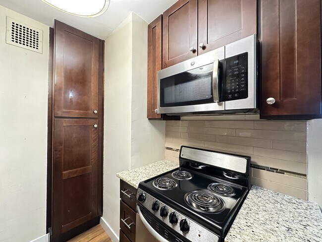 Building Photo - 4180 N Marine Dr