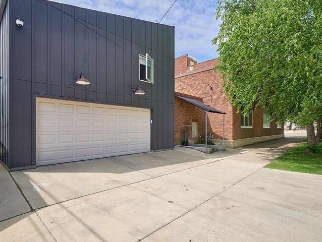 Building Photo - Unique and Upscale 4 Bedroom Converted Fir...