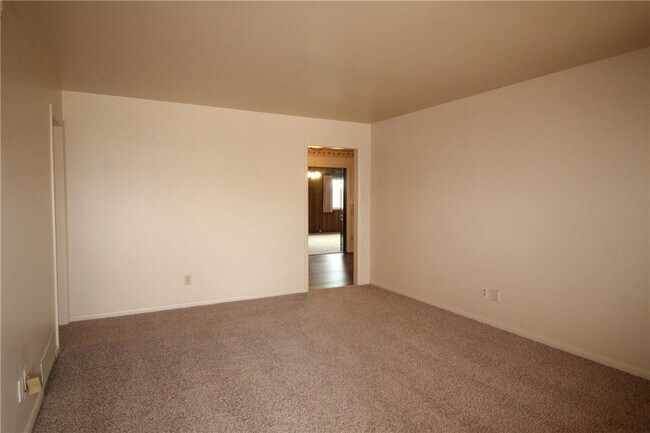Building Photo - 5437 N Sapulpa Ave