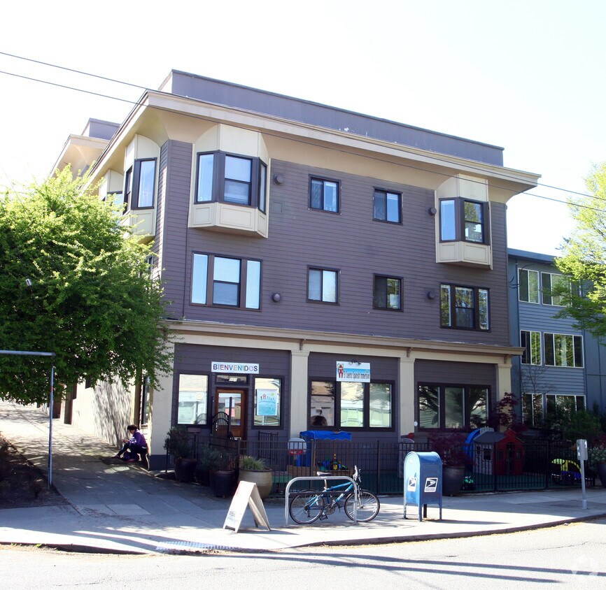 Foto del edificio - Regis Apartments