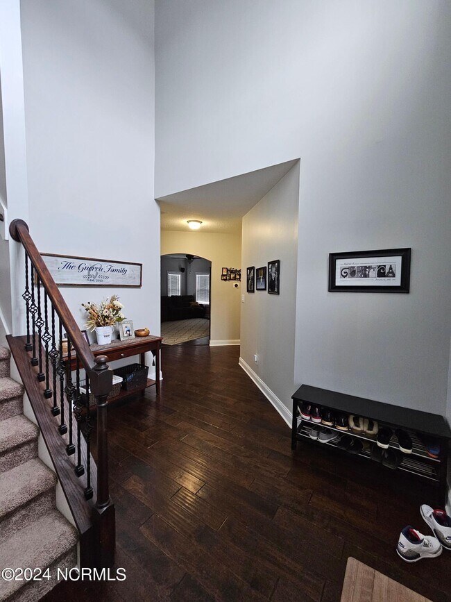 Building Photo - 811 Tuscarora Trl