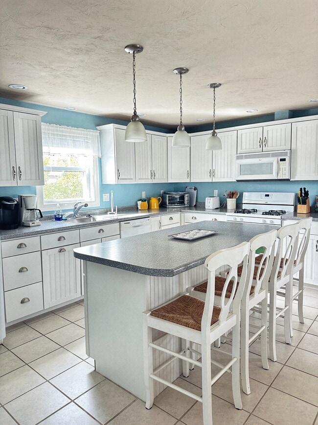 Building Photo - 296 Ocean Blvd