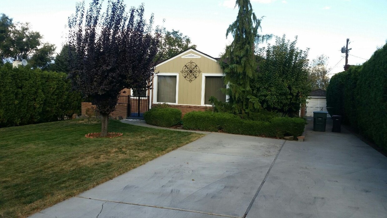 Primary Photo - Darling Home in Historic Yakima Neighborhood