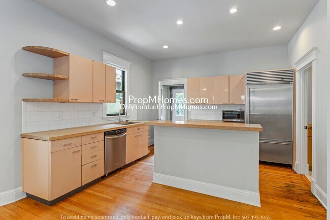 Foto del edificio - Charming Three Bedroom Home In N Portland!