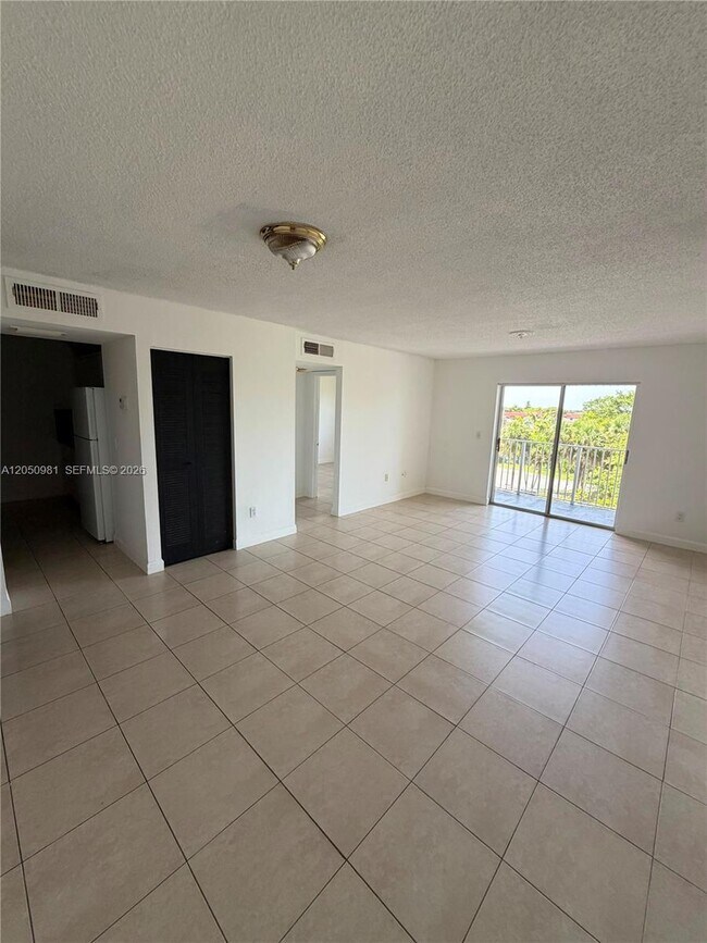 Foto del edificio - 8200 SW 210th St