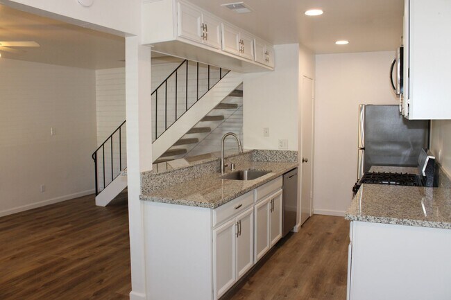 Foto del edificio - 233 Harding Blvd