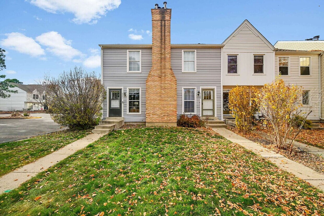 Foto principal - $1,700, 1 bed, 1 bath, located in Lakewood.