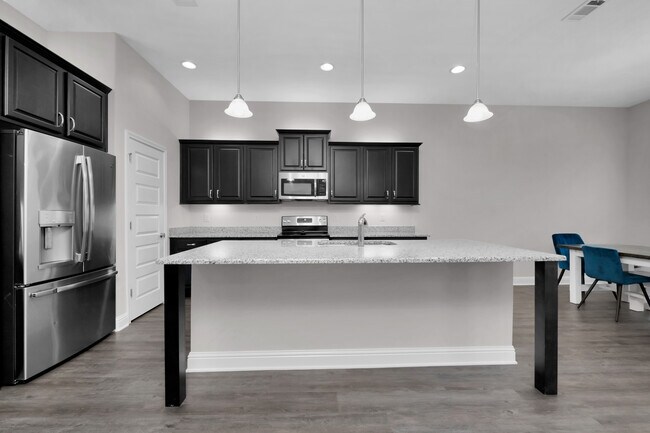 Foto del edificio - 8001 Silver Maple Dr
