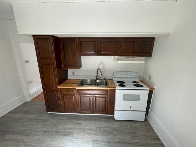 Kitchen - 178 Pine St