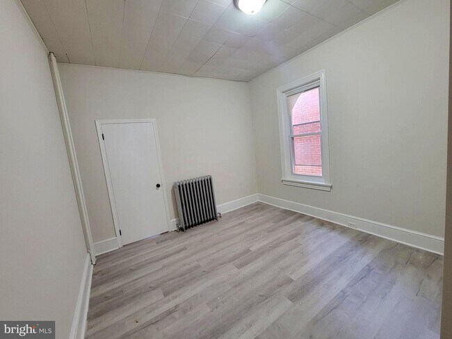 Foto del edificio - 4 E 4th St