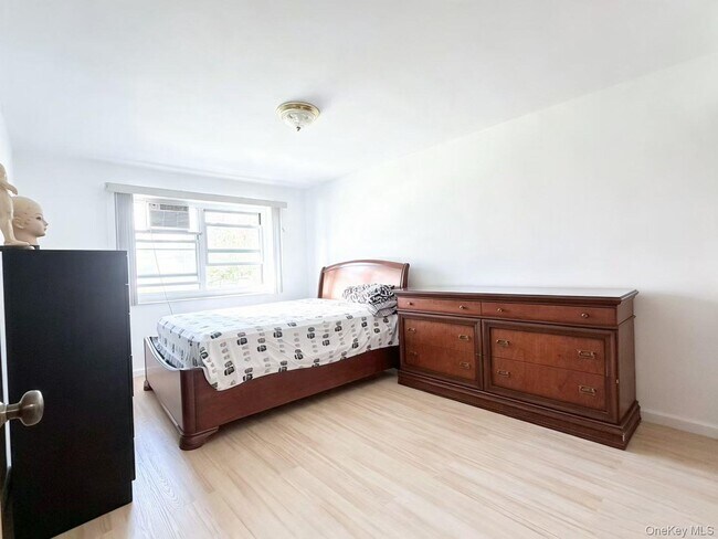 Foto del edificio - 111-21 66th Ave