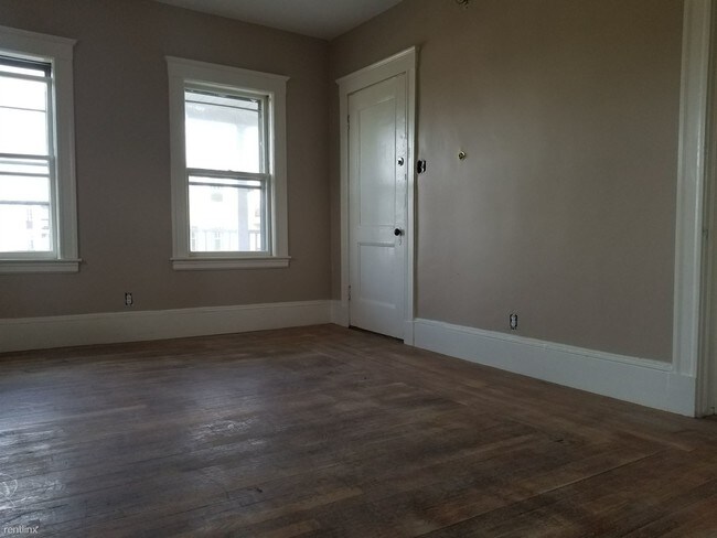 Building Photo - 4029 Washington St