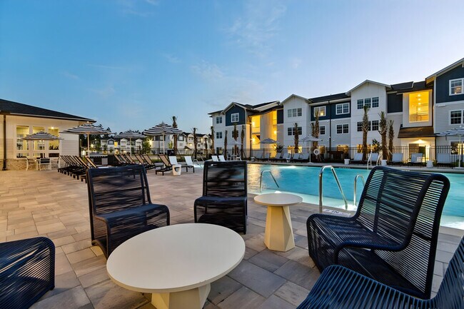 Foto del edificio - 637 Wildlight Ave