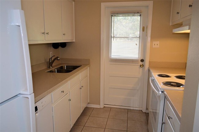 Foto del edificio - 8287 Kingsbrook Rd