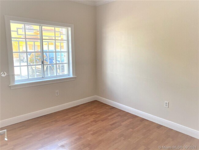 Building Photo - 7506 W 20th Ave