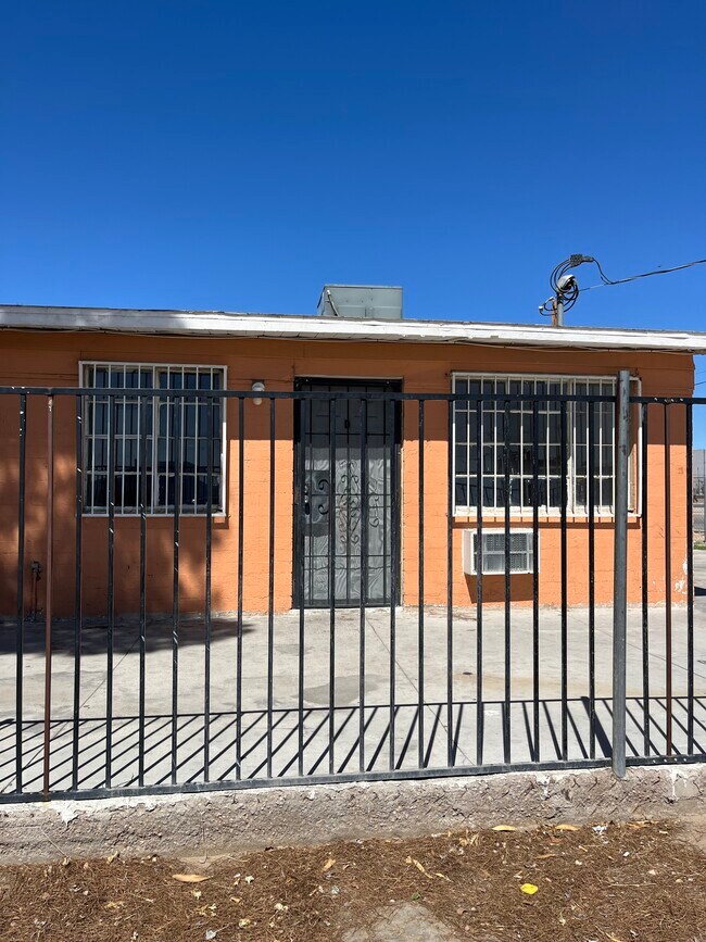 Foto del edificio - 708 Jackson Ave