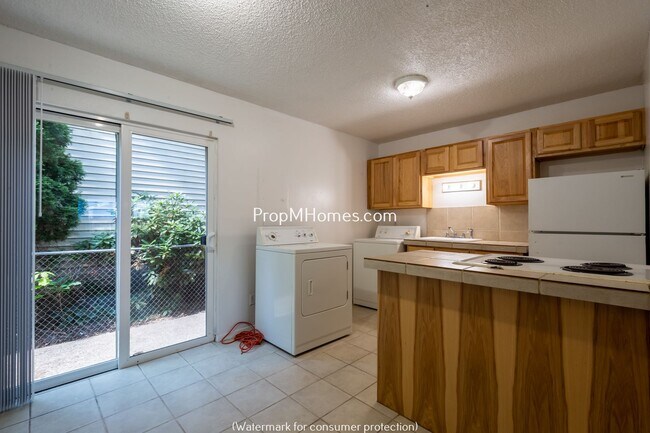 Foto del edificio - Great Two Bedroom Apartment In St. Johns N...