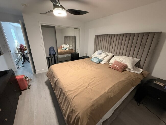 Building Photo - 2357 Linwood Ave