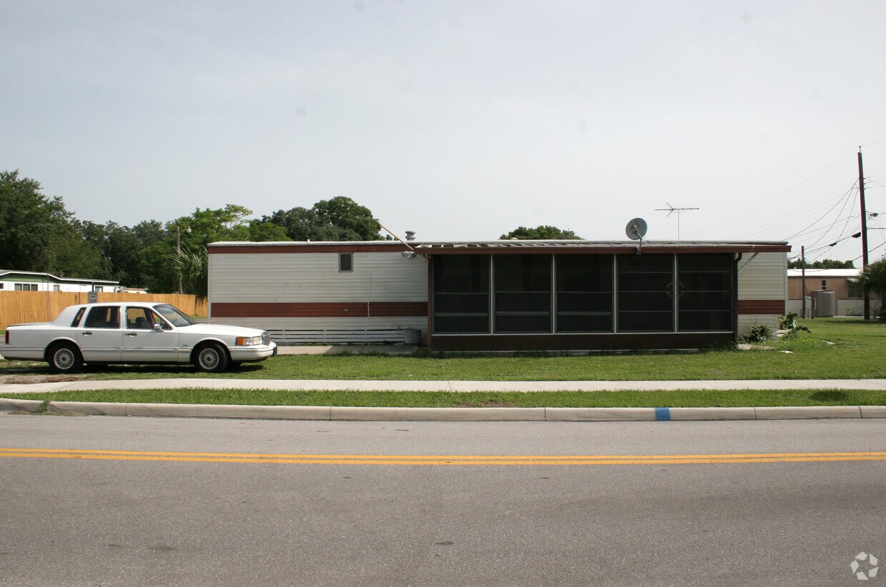 Building Photo - Townsley Estates