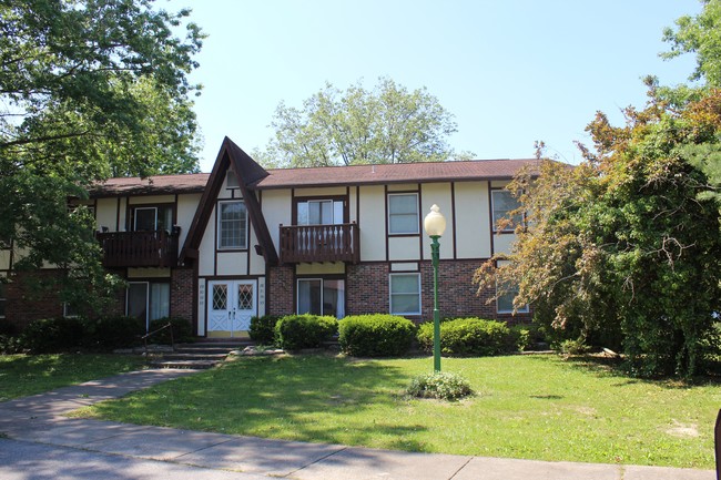 Building Photo - Razer Apartment Complex