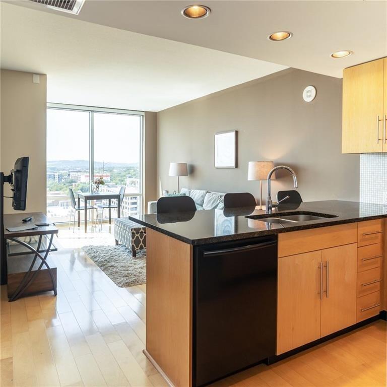 Foto principal - 300 Bowie St