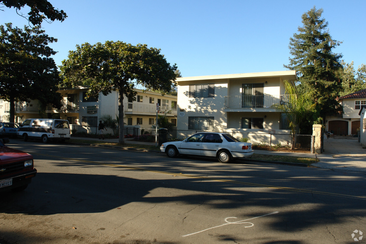 Building Photo - Palm Gardens Apartments