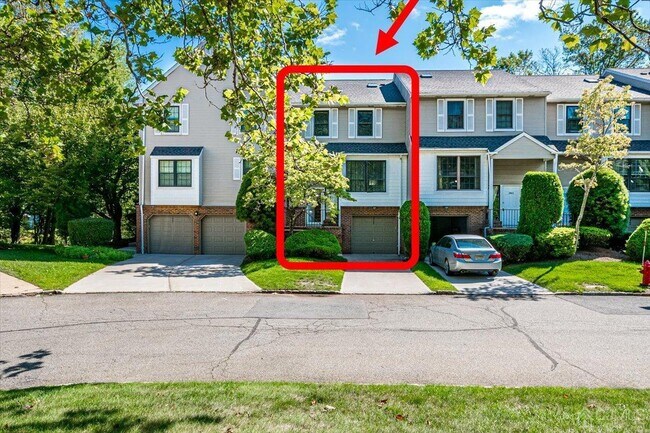Building Photo - 3902 Springbrook Dr
