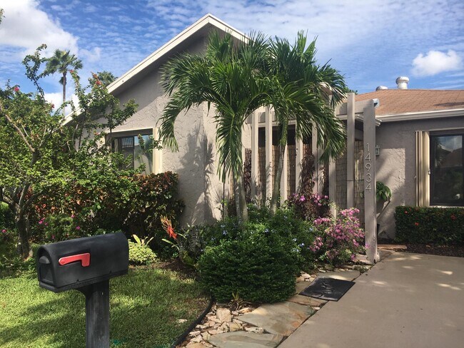 Foto del edificio - 14934 Wildflower Ln