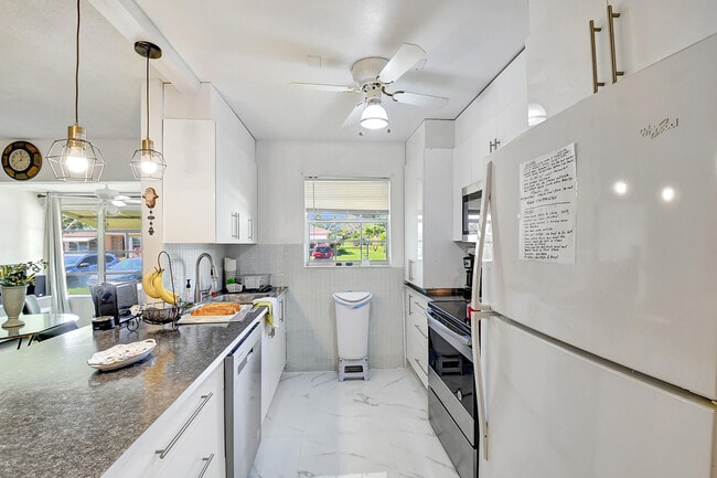 Foto del edificio - 1317 High Point Way SE