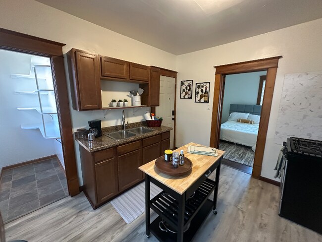 Foto del edificio - 888 Sherburne Ave