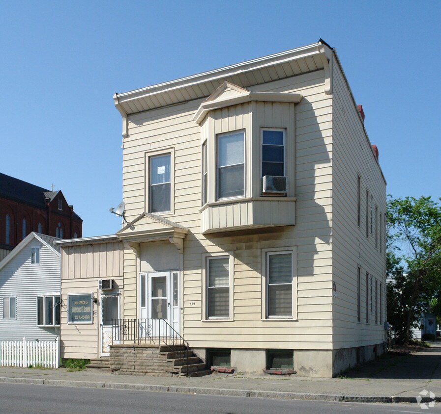 Building Photo - 401-403 19th St