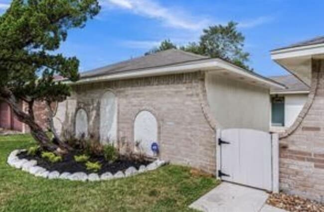 Building Photo - 13330 Cologne Dr