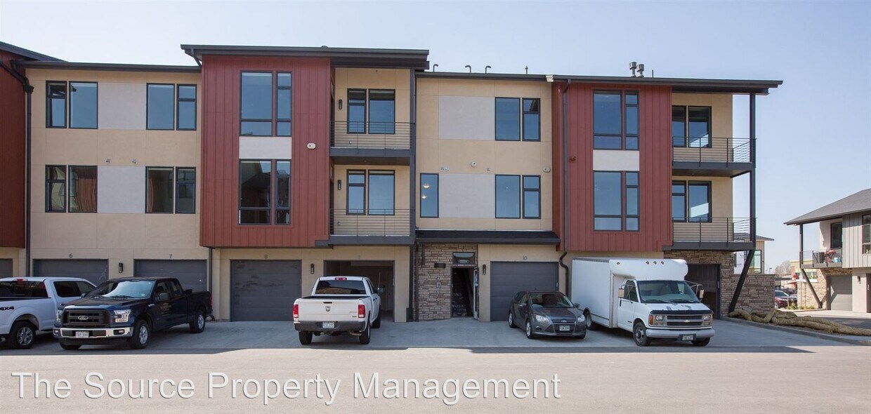 Foto principal - 2715 Iowa Dr