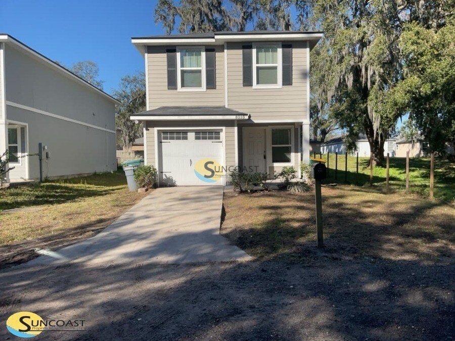 Foto principal - 8339 Woods Ave
