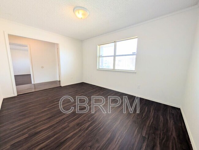 Foto del edificio - 420 Hyden Ave