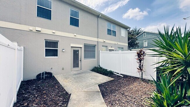 Foto del edificio - Elegant 2 Master Suite Townhome with Disne...