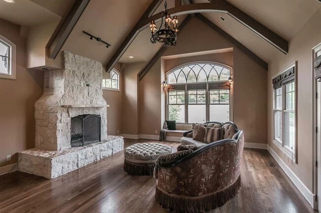 Building Photo - Spacious Custom Home Conveniently Located