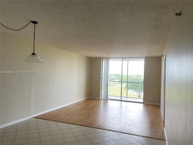 Foto del edificio - 3100 W Rolling Hills Cir