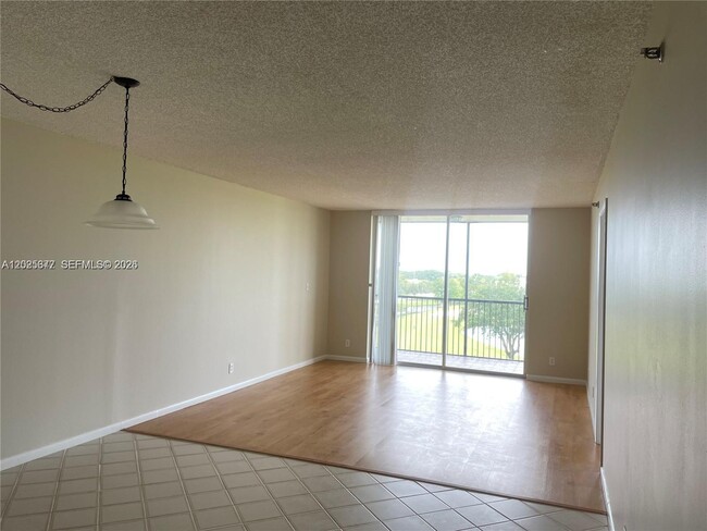 Building Photo - 3100 W Rolling Hills Cir