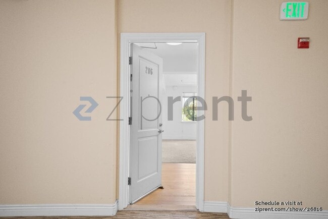 Foto del edificio - 1310 Creekside Dr