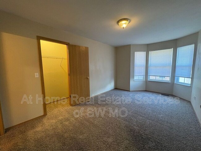 Building Photo - 1410 Frosty Dr