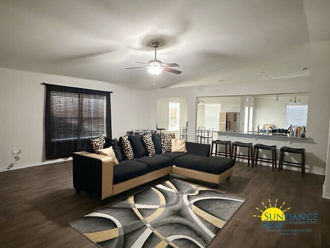 Building Photo - Spacious Home in Navarre Near Hurlburt Field