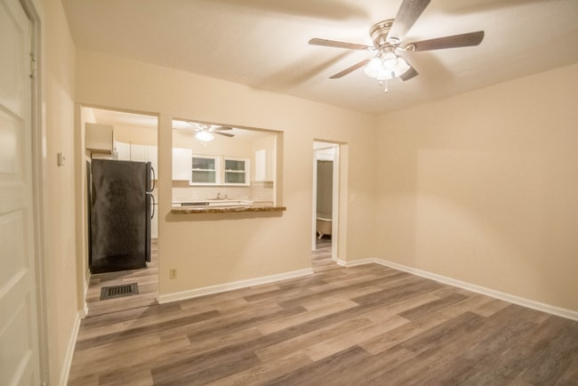 Building Photo - 37914 2nd St