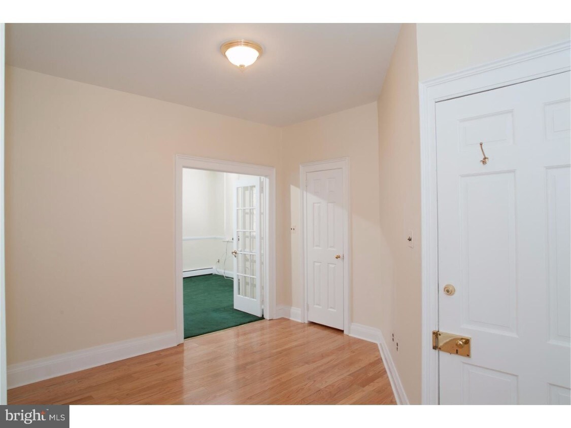 Primary Photo - 1131 S Chester Rd