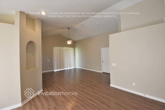Foto del edificio - 3211 Shady Lily Ln
