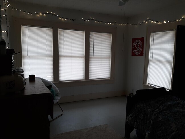 Foto del edificio - 301 S Jefferson St