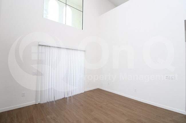Building Photo - 2511 W Queen Creek Rd