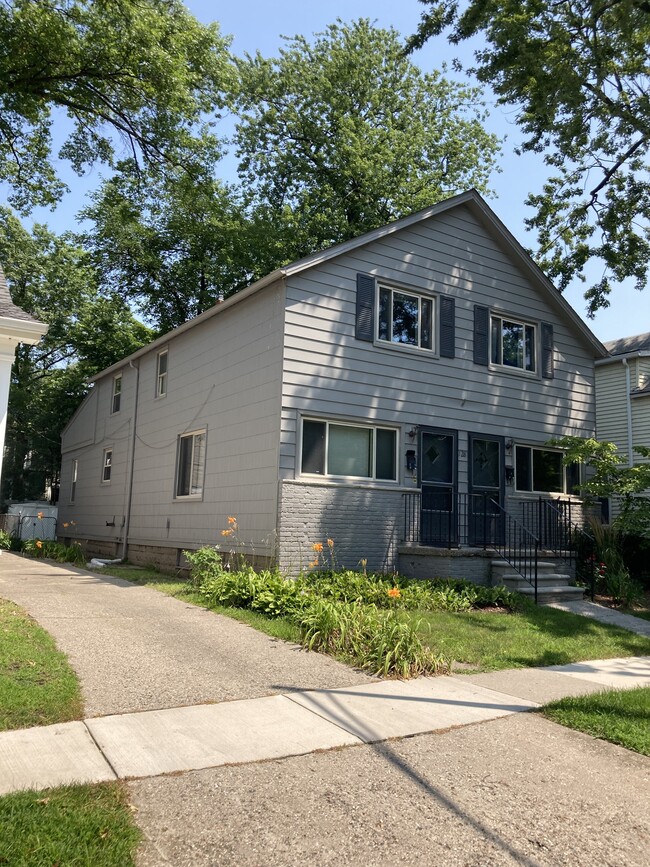 Building Photo - 128 Muir Rd